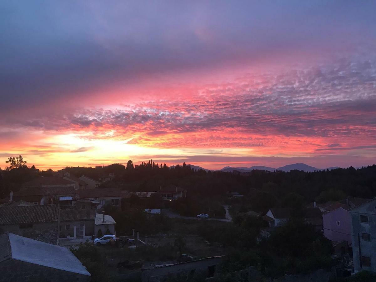 レフキンミModern Flat With Beautiful Views In South Of Corfuアパートメント エクステリア 写真
