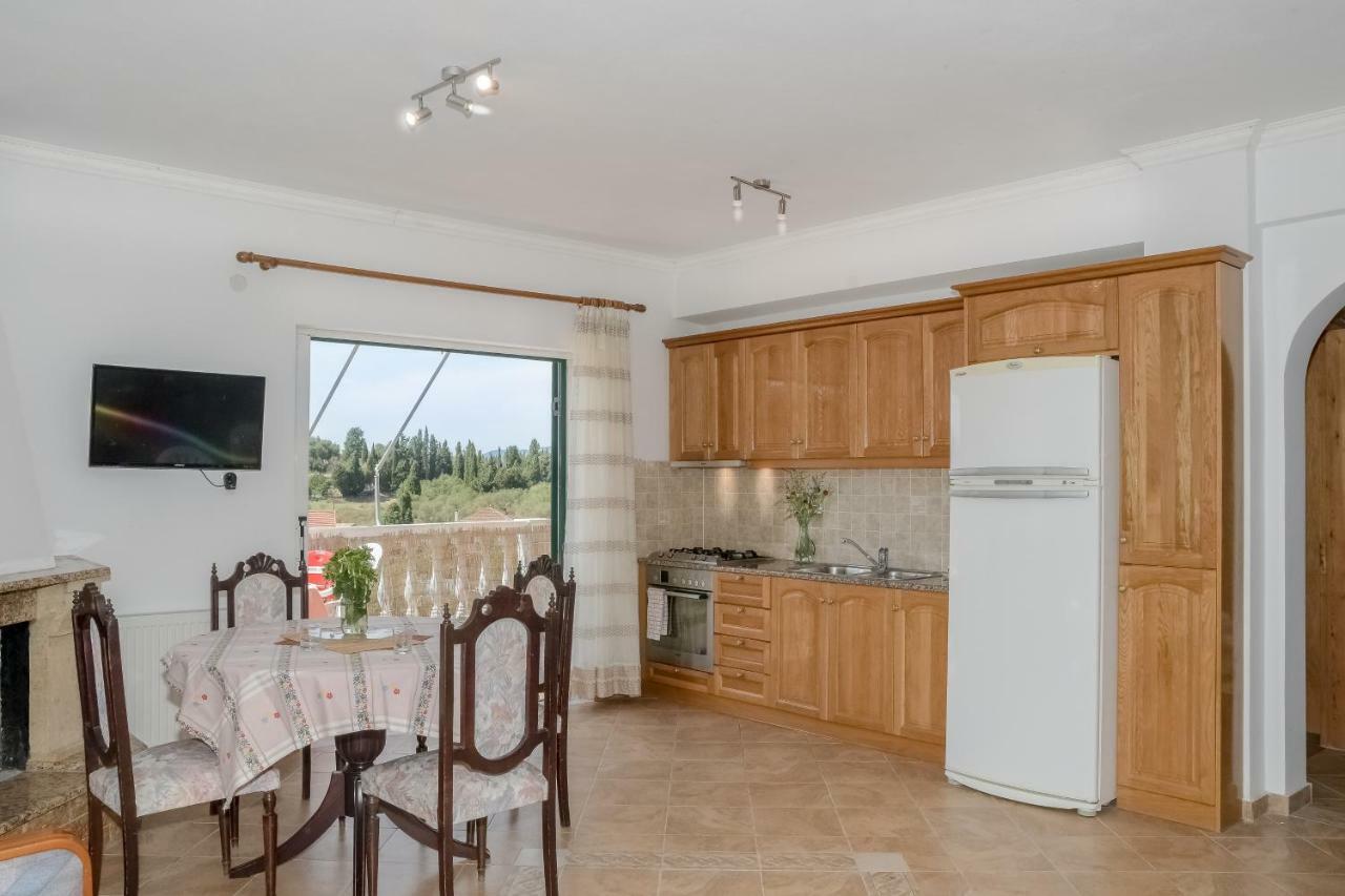 レフキンミModern Flat With Beautiful Views In South Of Corfuアパートメント エクステリア 写真